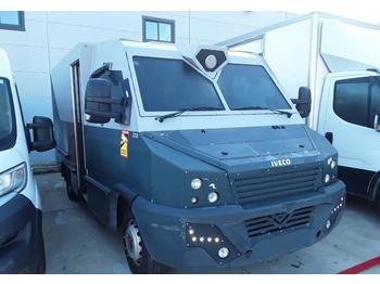 هاوي تجميع المركبات Iveco Daily 70C17 armored truck to transport money: صورة 1