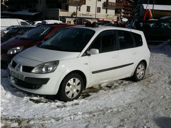 Renault Grand Scenic - سيارة