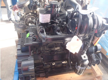CNH 87624498 (CASE 580) - محرك