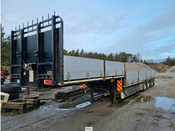 SDC Trailer with wide load markers and LED lights. - عربة مقطورة