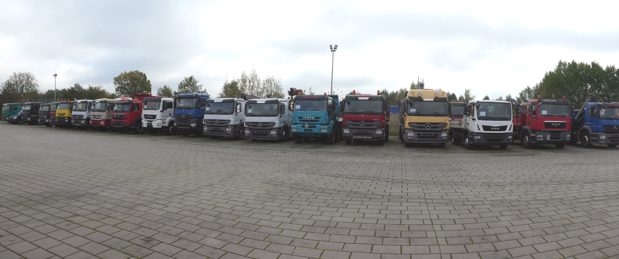 Henze Truck GmbH - آليات المنفعة/ مركبات خاصة - أوربية 2 undefined: صورة 1
